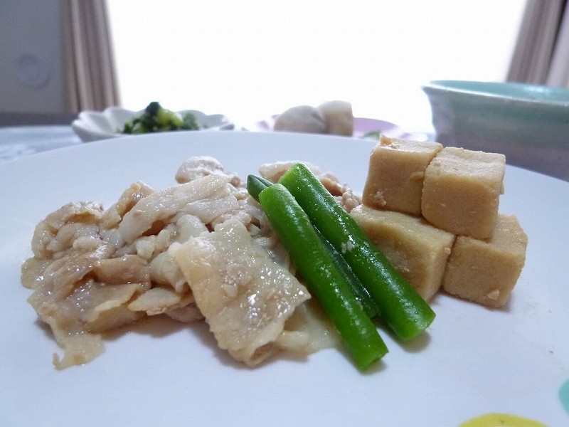 食宅便 豚肉と高野豆腐の煮物13